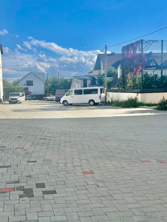 Sisi Apartman Szucsáva Kültér fotó